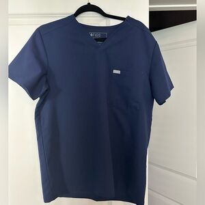 Leon Three-Pocket Scrub Top